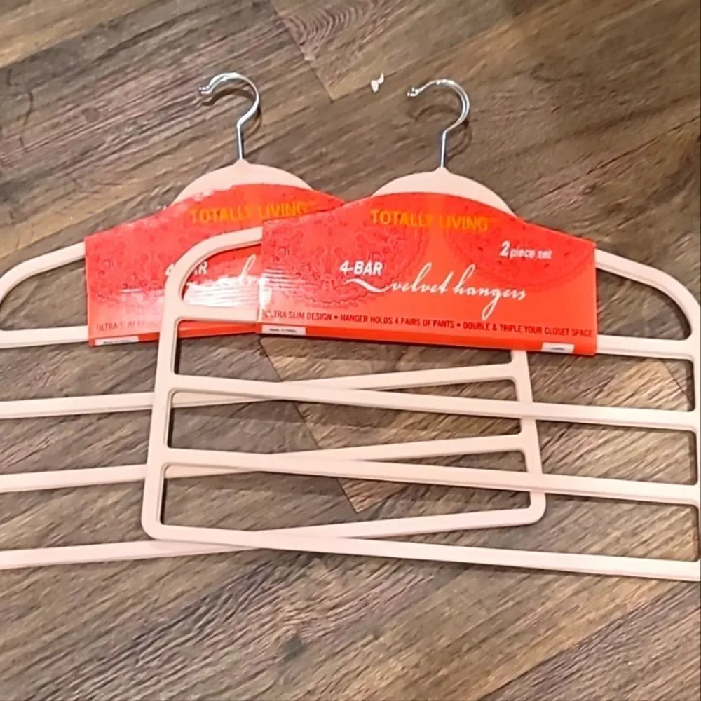 Totally Living Tank Top, Pant, and Accessory Hanger Lot